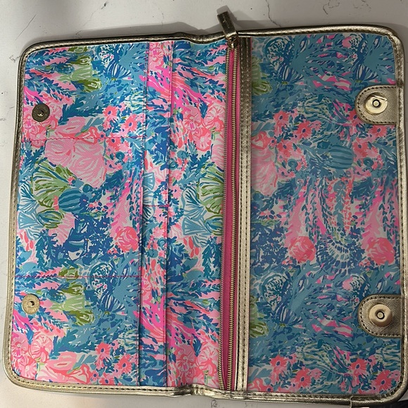 Lilly Pulitzer Organizer - Picture 2 of 5